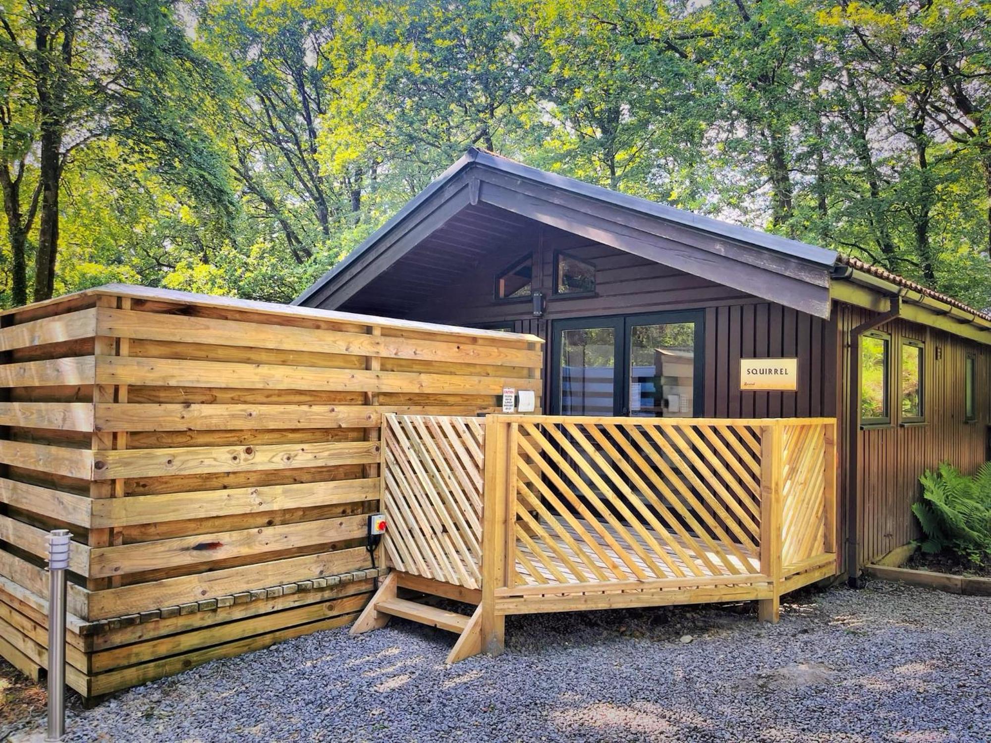 The Squirrel Lodge - Hot Tub - Pet Friendly - Pembrokeshire-Tenby Carmarthen Luaran gambar
